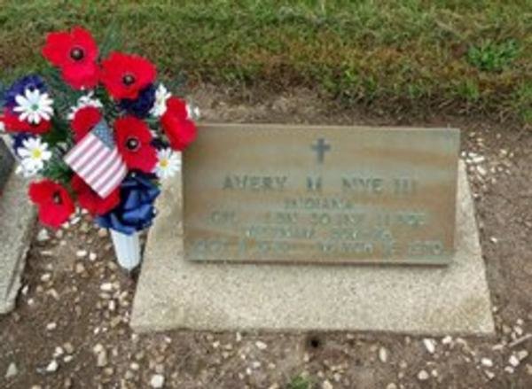 Headstone of Avery Merrill Nye III