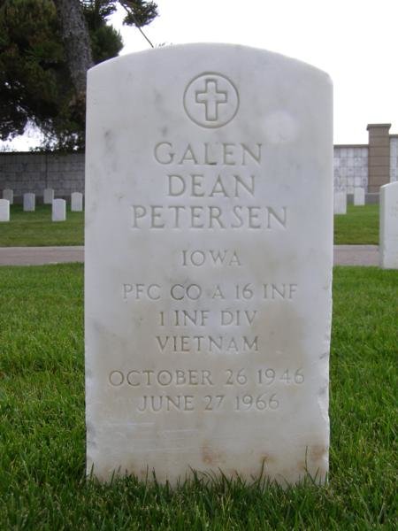 Headstone of Galen Dean Petersen