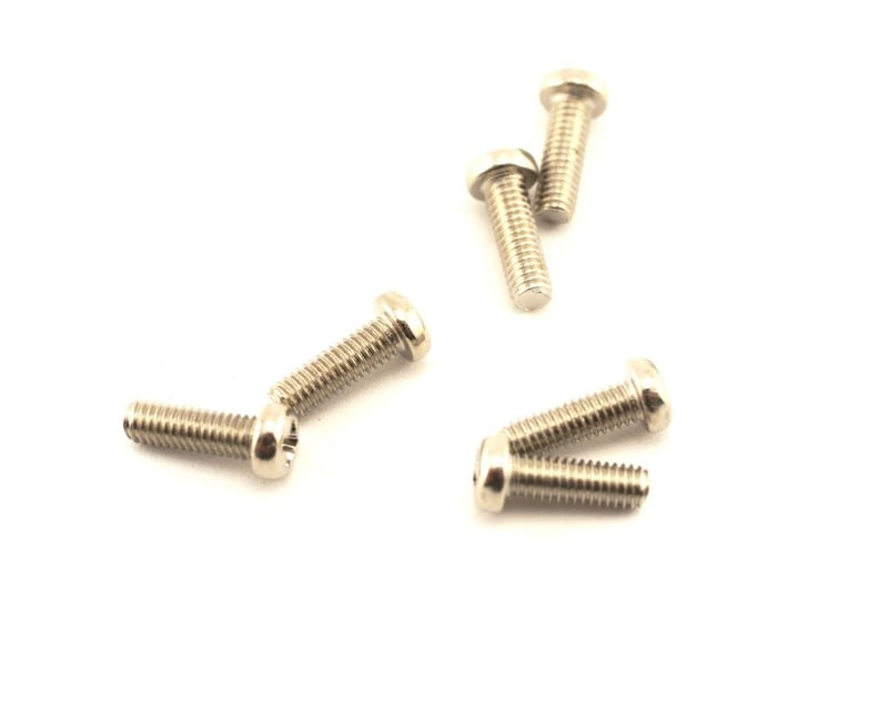 Round-Head Machine Screws 2.6x8 mm (6)